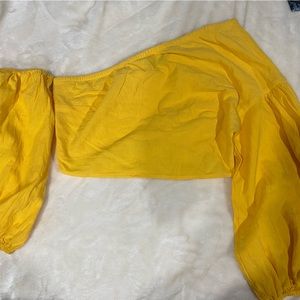 Off the shoulder yellop top